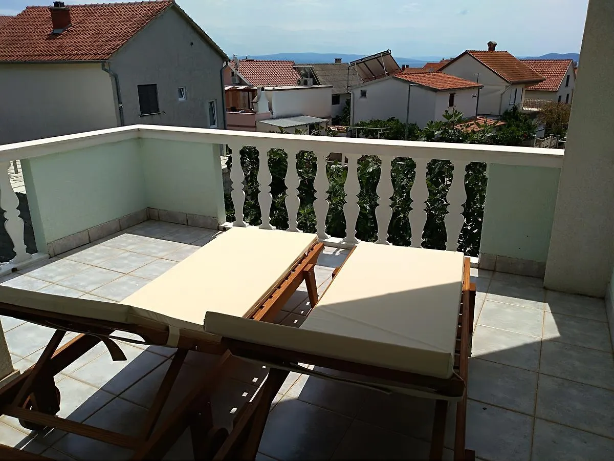 Apartments Otok Trogir 0*,