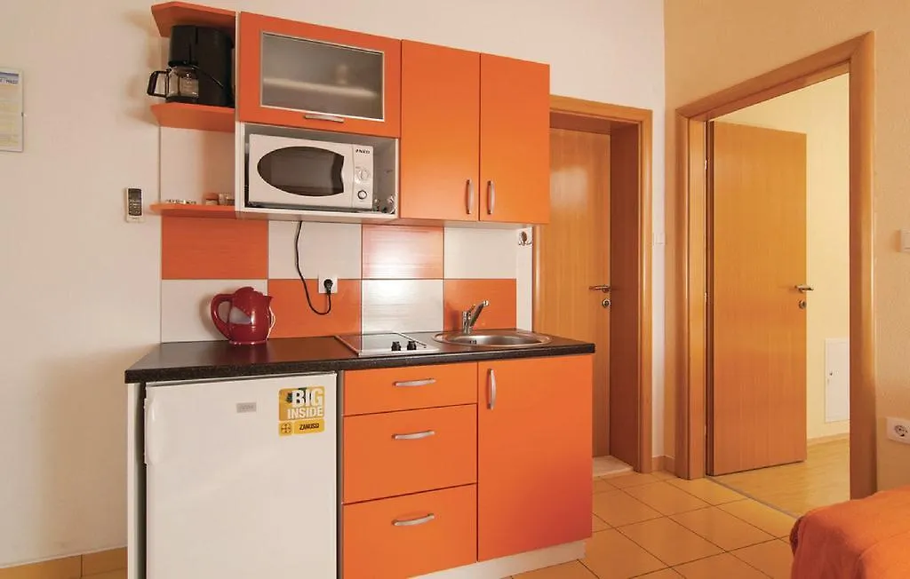 Apartments Otok Trogir 0*,